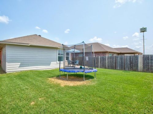 5733 Parkview Hills Ln, Fort Worth TX  76179-6715 exterior