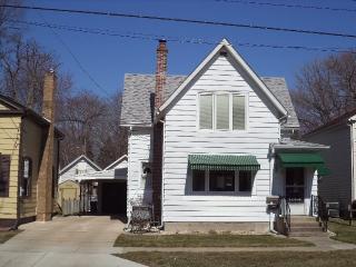 219 Madison St, Belvidere, IL 61008-3114