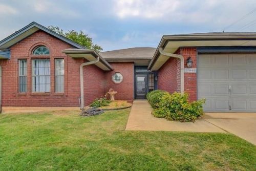 1121 Golden Eagle Dr, Norman OK  73072-8175 exterior