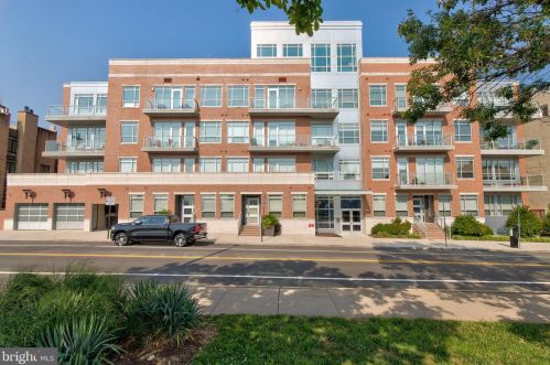 410 Front St, Philadelphia PA 19147-1606 exterior