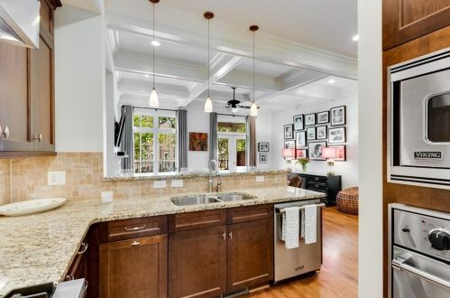 206 Montag Cir, Atlanta GA  30307-5504 exterior