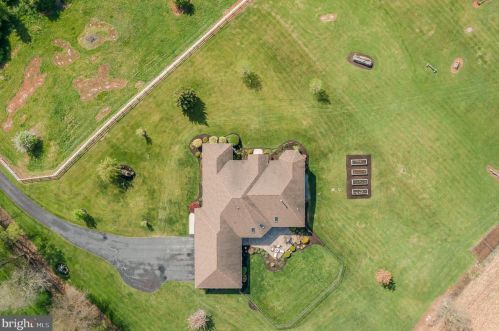 253 Bonnybrook Rd, Carlisle PA 17013-4214 exterior