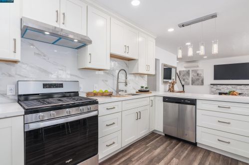 1344 Sherwood Dr, Concord CA  94521-3350 exterior