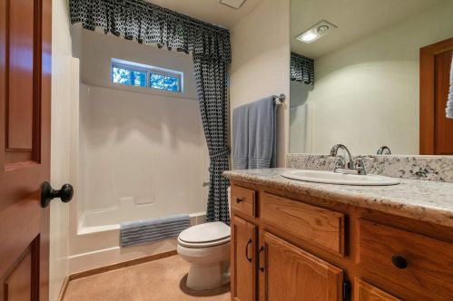 316 Skidder Trl, Truckee CA  96161-3927 exterior