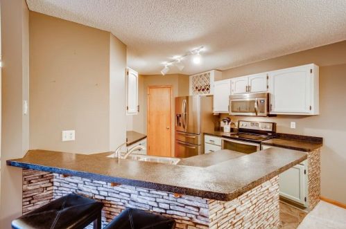 4987 Grenwich Ave, Saint Paul MN  55128-2058 exterior