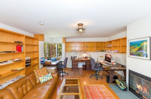 2025 Mt Vernon Ave, Riverside CA  92507-2528 exterior