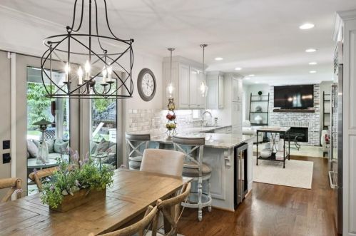 6930 Hunters Knl, Atlanta GA  30328-1763 exterior