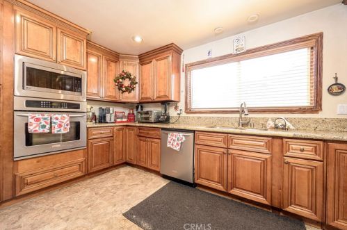 1527 Beacon Ave, Anaheim CA  92802-1313 exterior