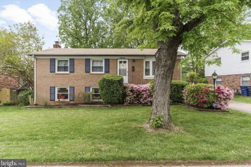 4403 Evergreen Dr, Woodbridge, VA 22193-2725