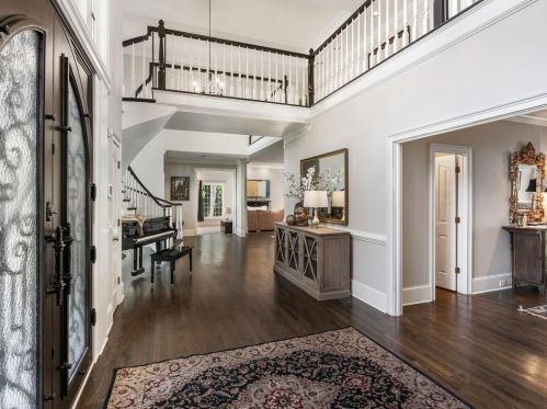 900 Marseilles Dr, Atlanta, GA 30327-4344