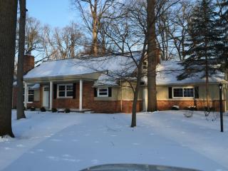 5526 Woodridge Dr, Toledo, OH 43623-1062