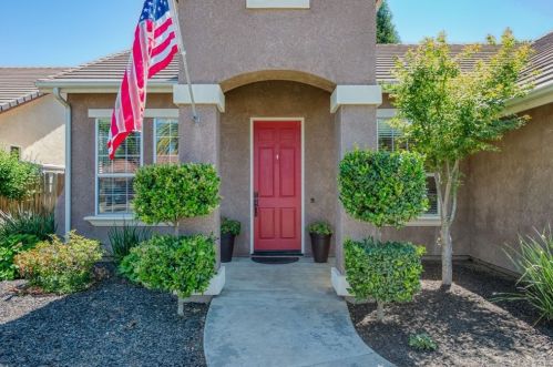 2718 Purvis Ave, Clovis, CA 93611-6945