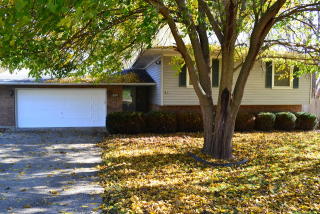 206 Green St, Volo, IL 60050-5686