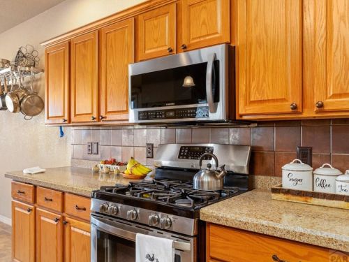 1117 Meadowmoor Dr, Pueblo CO  81007-2020 exterior