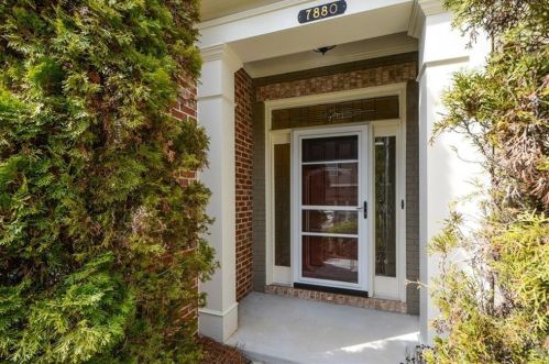 7880 Glisten Ave, Atlanta GA  30328-2465 exterior
