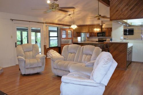 410 Granada Calle Ct, Granbury TX 76049-1476 exterior