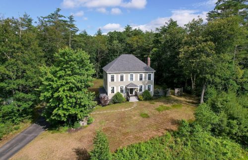 27 Boulder Dr, Barrington, NH 03825-4222