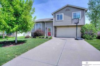 1132 Devon Dr, Omaha, NE 68046-3836