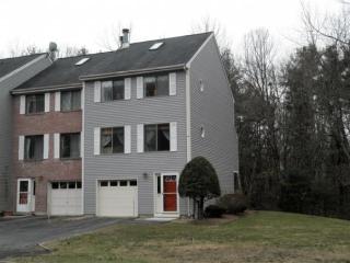 9 Plasic Rd, Merrimack, NH 03054-7006