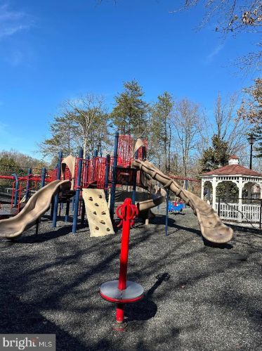 12125 Darnley Rd, Woodbridge VA  22192-6615 exterior