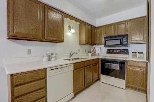 3828 Denmark Ave, Saint Paul MN  55123-1446 exterior