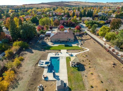 1300 Manchester Dr, Folsom, CA 95762-9637