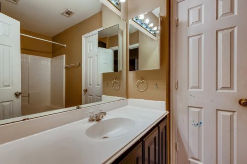9324 Cynthia Ct, Fort Worth TX  76140-5170 exterior