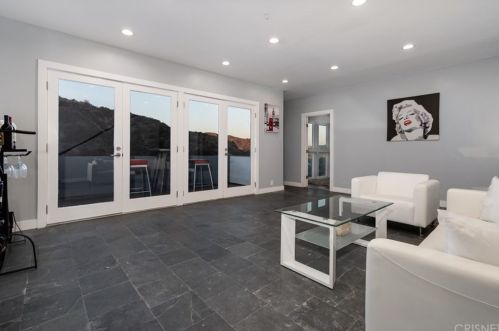 1652 Gladys Dr, Glendale CA  91206-1616 exterior