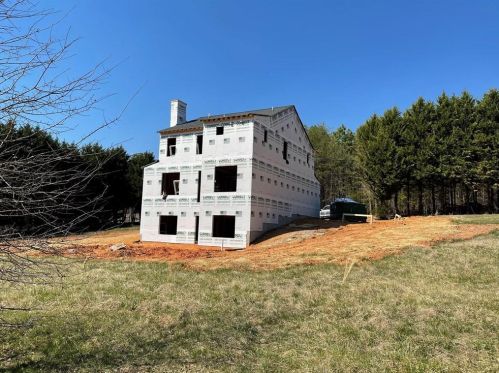 30 Chestatee Point Trl, Dawsonville, GA 30534-0071