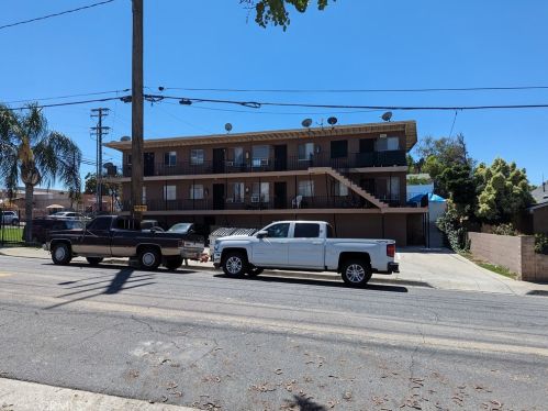 2904 10th St, Riverside CA  92507-4949 exterior
