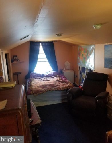 100 Chestnut Ave, Camden NJ  08107-2207 exterior