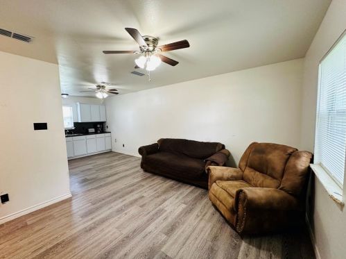 205 Michalk St, Thorndale, TX 76577-9652