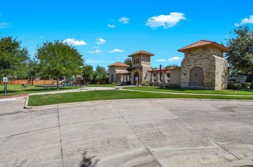 10520 Winding Passage Way, Fort Worth TX  76131-3988 exterior