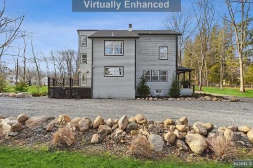 848 Crescent Ave, Allendale, NJ 07401-2129