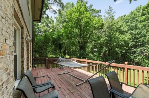 6879 Lockridge Dr, Atlanta GA  30360-1514 exterior