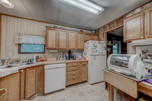 750 Waukegan Rd, Conroe TX  exterior