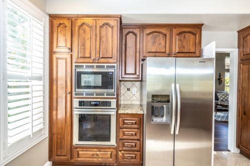 1098 Rexford Ln, Anaheim CA  92808-2333 exterior