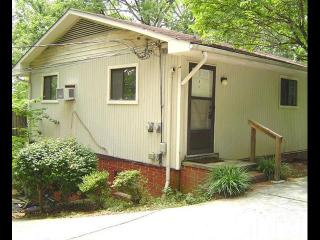 1000 Sparrow Trl, Chapel Hill, NC 27514-2641