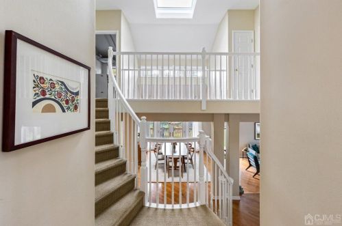 305 Sayre Dr, Princeton NJ  08540-5872 exterior