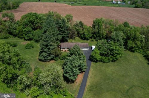 8902 Links Bridge Rd, Graceham, MD 21788-2962
