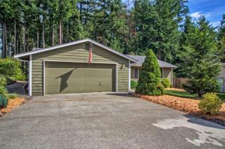 20760 Terasse Dr, Breidablick, WA 98370-9757