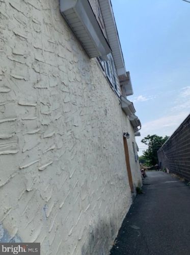 9413 Bustleton Ave, Philadelphia, PA 19115-4301