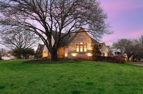 9730 Fieldcrest Dr, Dallas, TX 75238-1869