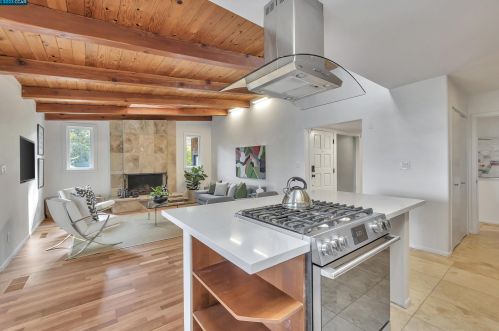 207 Rheem Blvd, Orinda, CA 94563-3622