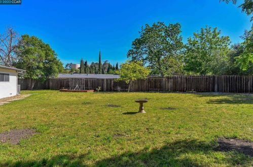 4375 Dorset Ct, Concord CA  94521-4220 exterior