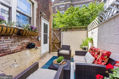 2450 4 St, Philadelphia PA 19148-4713 exterior