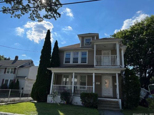 7 Talmadge St, Derby, CT 06418-1004