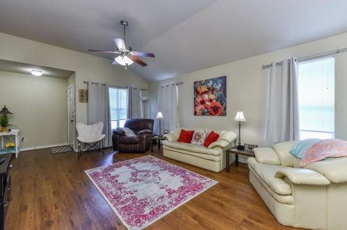 2532 University Dr, Fort Worth TX  76109-1146 exterior