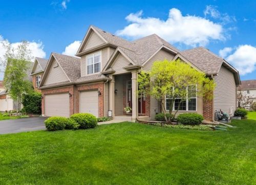 2117 Fieldcrest Dr, Hanover Park, IL 60103-1335
