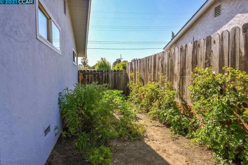 1427 El Dorado Dr, Concord CA  94518-1227 exterior